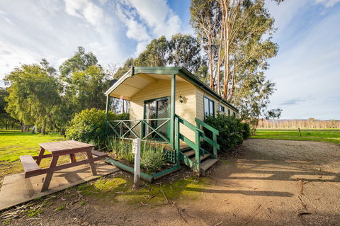 Eildon Riverside Holiday Park - Accommodation Gladstone 4