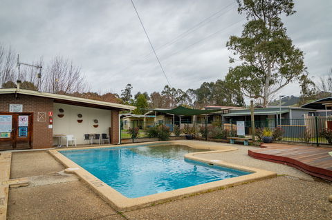 Eildon Riverside Holiday Park - Accommodation Gladstone 7