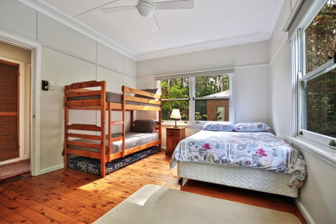 Elouera - Accommodation Gladstone 7