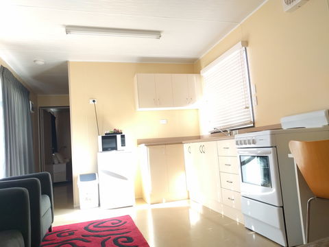 Glenwood Tourist Park And Motel - Accommodation Gladstone 2
