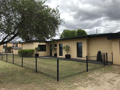 Glenmoore - Accommodation Gladstone 0