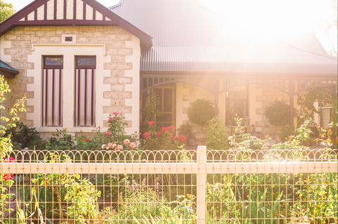 Hamilton House Bed And Breakfast - Accommodation Gladstone 0