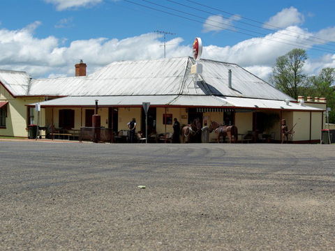 Royal Hotel Dalton - Accommodation Gladstone 0