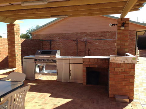 Leeman Holiday Units - Accommodation Gladstone 0
