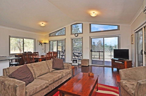 Loxley Cottage - Accommodation Gladstone 0