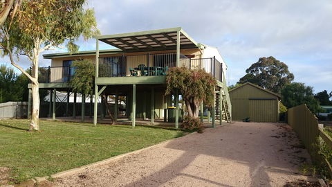 Sea Chant - Accommodation Gladstone 0