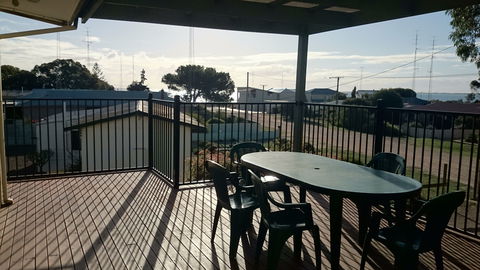 Sea Chant - Accommodation Gladstone 1