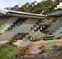 The Bird Hide - Accommodation Gladstone