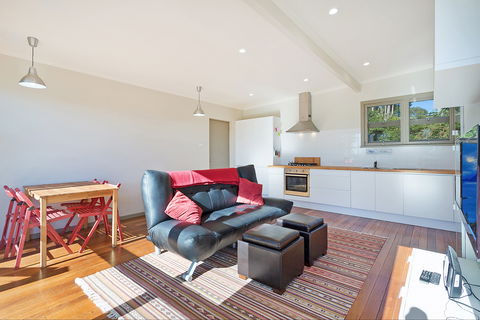 The Love Shack: Pambula Beach - Accommodation Gladstone 9