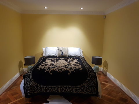 The Amazing Grace Retreat - Accommodation Gladstone 0