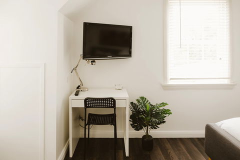 The Loft At Denver - Accommodation Gladstone 4