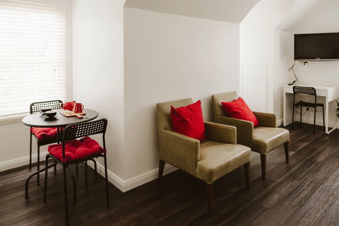 The Loft At Denver - Accommodation Gladstone 6