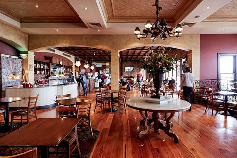 The Settlement Hotel - Accommodation Gladstone 5