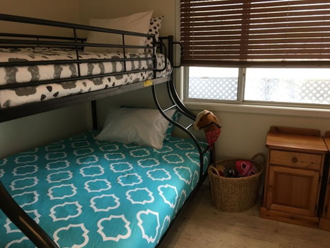 WA HomeStay - Accommodation Gladstone 7