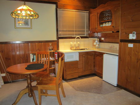 Willowlake Cottages - Accommodation Gladstone 3