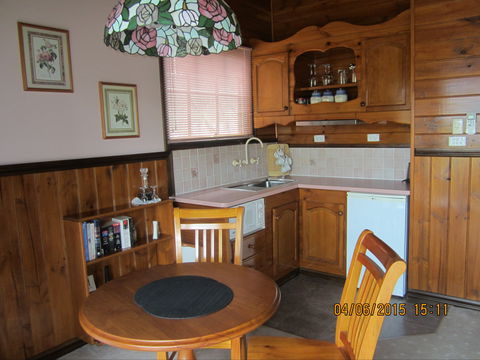 Willowlake Cottages - Accommodation Gladstone 6