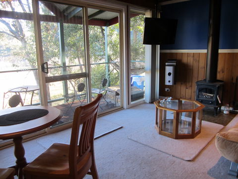 Willowlake Cottages - Accommodation Gladstone 7