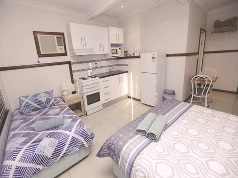 Across Country Motor Inn And Serviced Apartments - Accommodation Gladstone 3