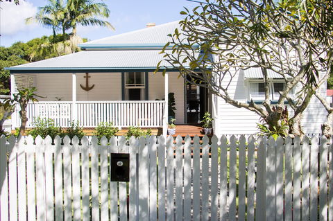 Anchored In Byron - Accommodation Gladstone 0