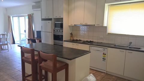 Apartments Of Waverley - Accommodation Gladstone 6
