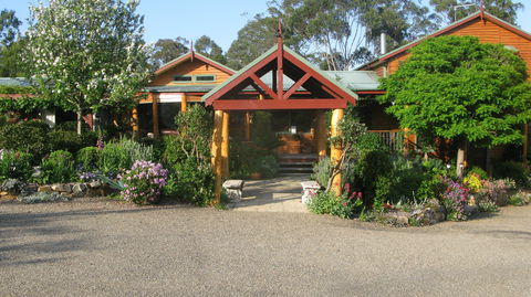 Blossoms Bed And Breakfast - Accommodation Gladstone 0