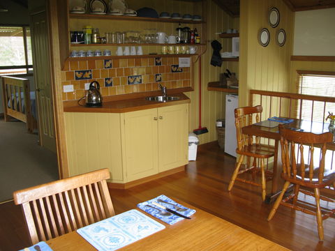 Blossoms Bed And Breakfast - Accommodation Gladstone 4