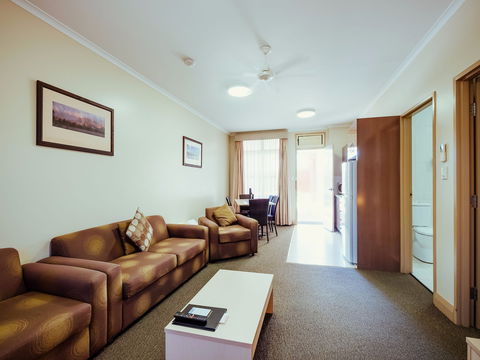 Club Motor Inn - Accommodation Gladstone 1