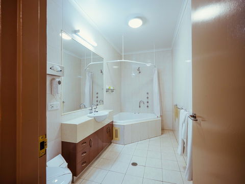 Club Motor Inn - Accommodation Gladstone 2