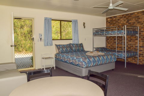 Country Style Caravan Park - Accommodation Gladstone 8