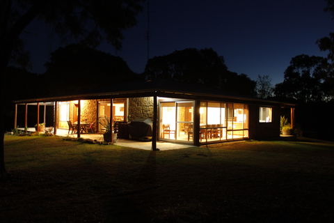 Cullen Wines Homestead - Accommodation Gladstone 0