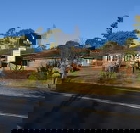 Deer Park Motor Inn Armidale - Accommodation Gladstone