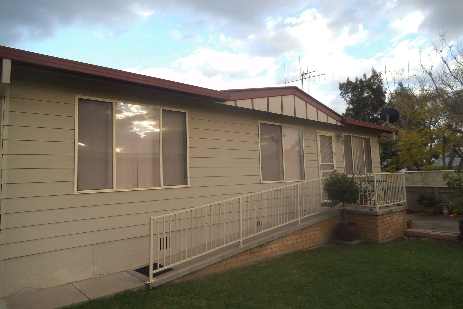 Jemalong NSW Accommodation Gladstone