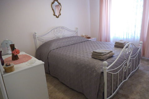 Hillview Bed And Breakfast - Accommodation Gladstone 2