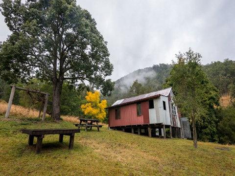 Jacky Barkers Campground - Accommodation Gladstone 0