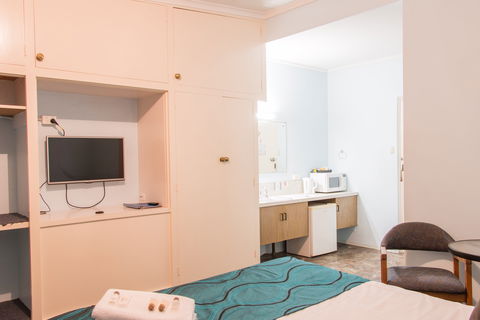 Jubilee Motor Inn - Accommodation Gladstone 2