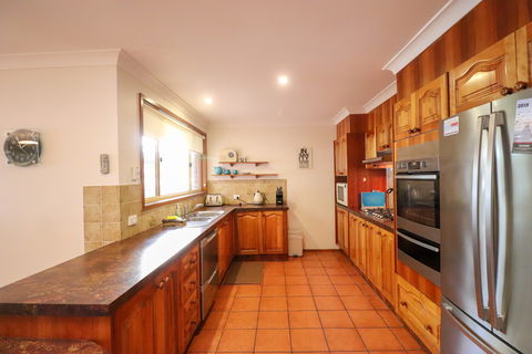 Kingfisher Lakehouse - Accommodation Gladstone 3