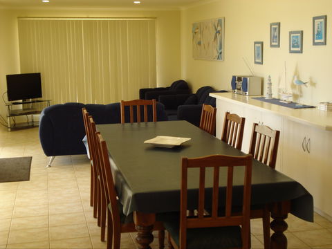 Larasa - Accommodation Gladstone 2