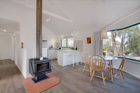 Littlerocks At Carlton - Accommodation Gladstone 2