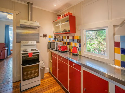Partridge Cottage And Geoffs Shed - Accommodation Gladstone 1