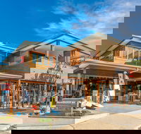 Quiksilver Apartments - beachfront Byron - Accommodation Gladstone