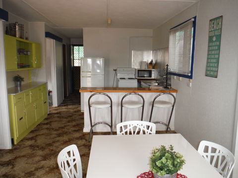 Restashore - Accommodation Gladstone 2