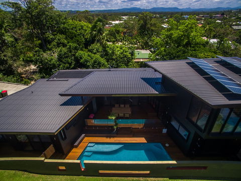 Seaview Sanctuary - Accommodation Gladstone 1