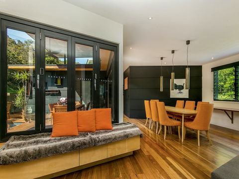 Seaview Sanctuary - Accommodation Gladstone 3