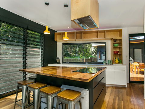 Seaview Sanctuary - Accommodation Gladstone 8