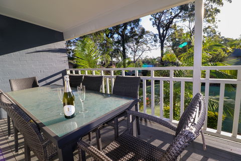 Shearwater Deluxe Villa - Accommodation Gladstone 9