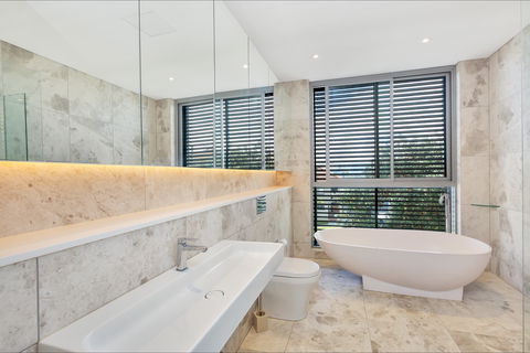 Stunning Luxury Home - Accommodation Gladstone 7