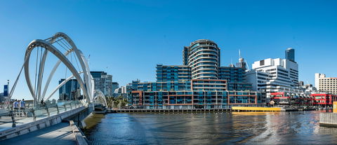 Waterfront Melbourne Apartments - Accommodation Gladstone 0