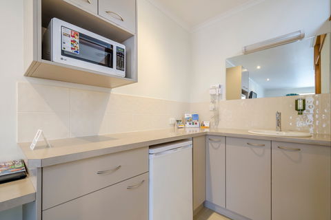 Werribee Motel & Apartments - Accommodation Gladstone 2