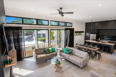 Wollumbin Haus Byron - Accommodation Gladstone 1