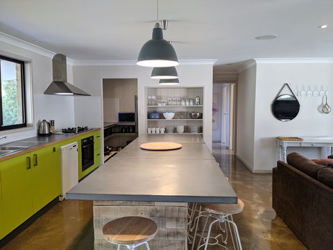 Aloha - Accommodation Gladstone 2